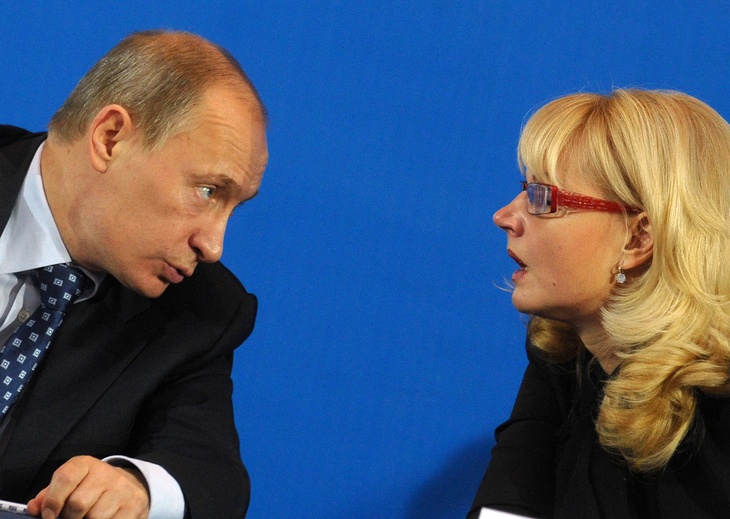 Громкие скандалы и слезы в Госдуме: самые спорные моменты из жизни Татьяны Голиковой