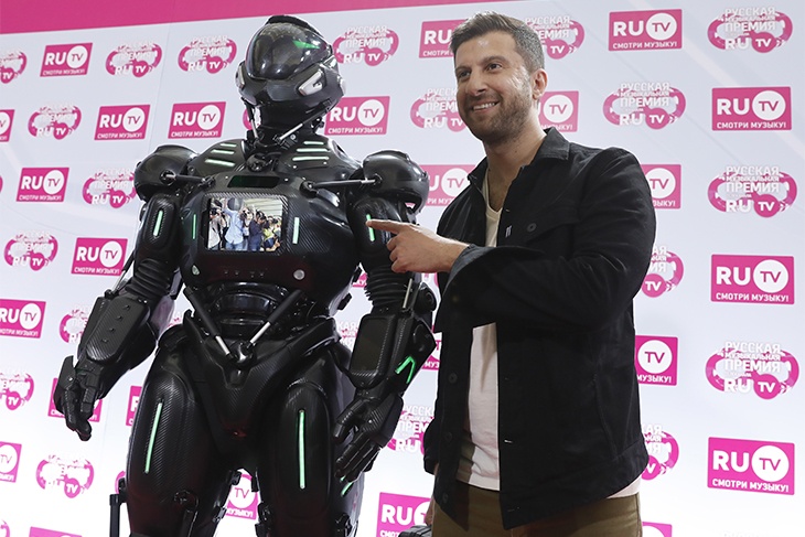 Создал успешный канал, но не смог построить семью: биография Амирана Сардарова