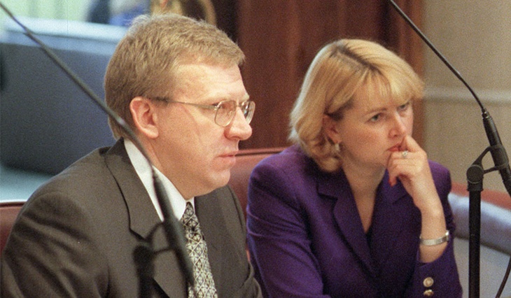 Громкие скандалы и слезы в Госдуме: самые спорные моменты из жизни Татьяны Голиковой