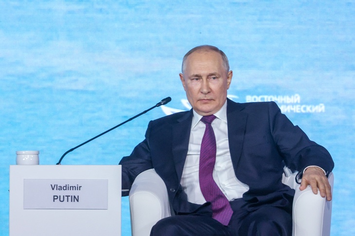 Владимир Путин не видит непреодолимых сложностей с курсом рубля 