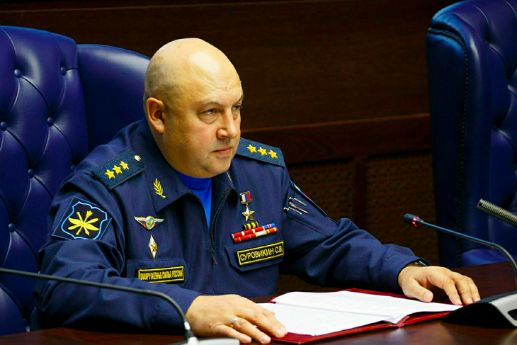 Собчак «нашла» Суровикина и заявила, что генерал находится с семьей