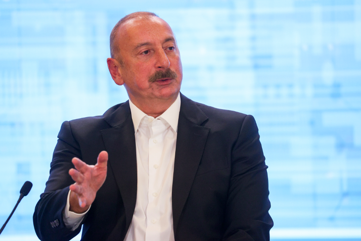 Президент Азербайджана извинился перед Путиным за гибель миротворцев