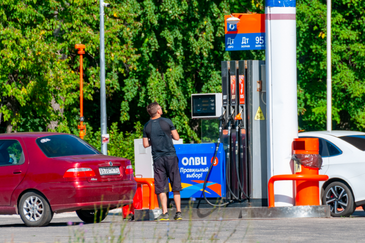 Эксперт объяснил, что происходит с ценами на топливо в России