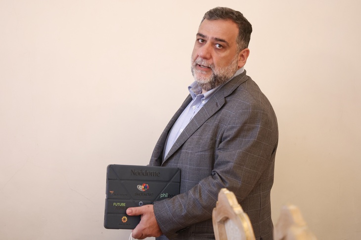 Заработал миллиард, бросил все и уехал: почему Рубен Варданян – самый необычный бизнесмен России Заработал миллиард, бросил все и уехал: почему Рубен Варданян – самый необычный бизнесмен России