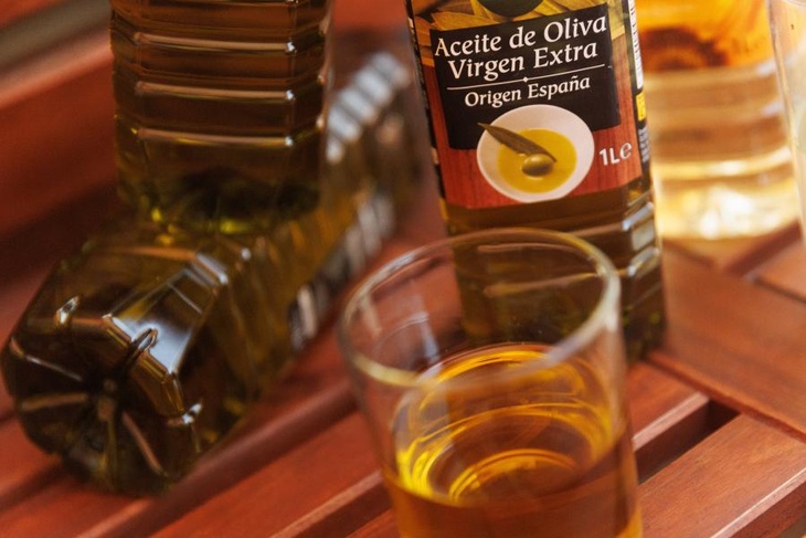 Врач назвала категории людей, которым противопоказано оливковое масло