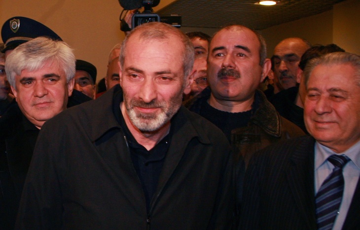 Потерял семью в авиакатастрофе и просто хотел извинений: биография «осетинского мстителя» Виталия Ка