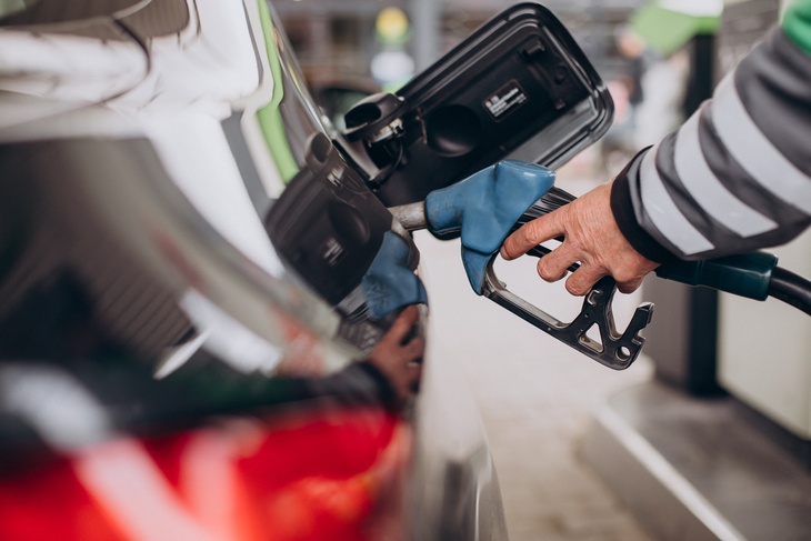 Аналитик Юшков заявил, что в скором времени цены на бензин перестанут расти