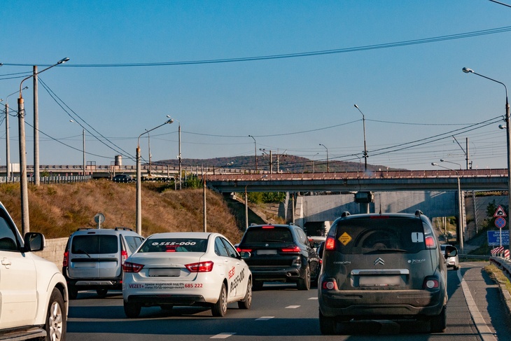 Эксперт объяснил отложенный Госдумой вопрос о признании армянских водительских прав