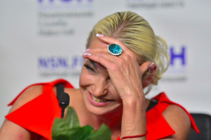 Волочкова ответила на критику шпагата, заявив, что она патриотка