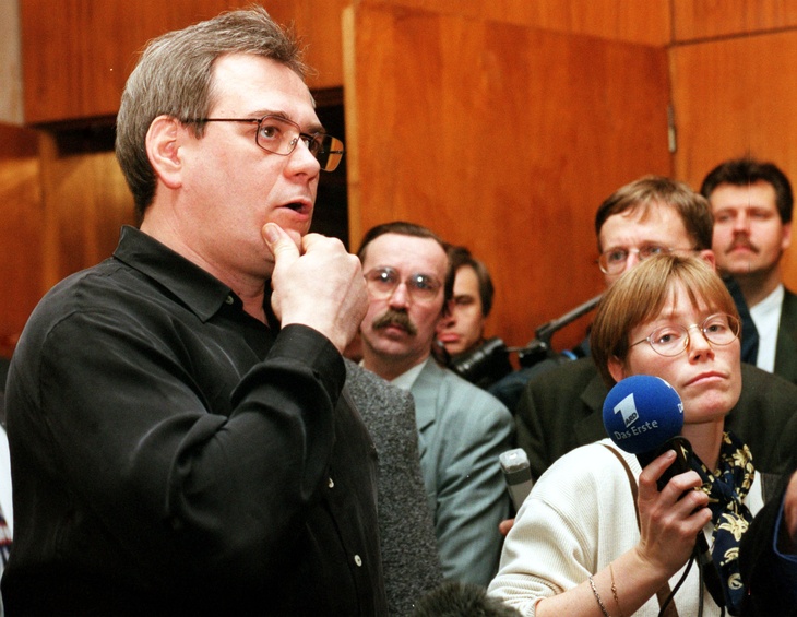 «Телекиллер» из девяностых: история жизни журналиста Сергея Доренко