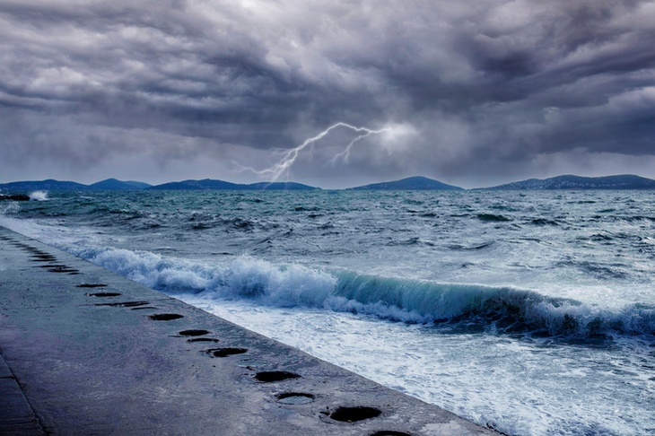 «Циклон уходит»: синоптик рассказал о погоде на черноморском побережье и в Москве