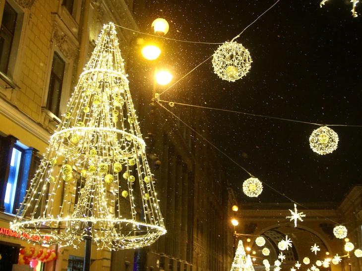 Россияне рассказали, какие желания чаще всего загадывают в новогоднюю ночь