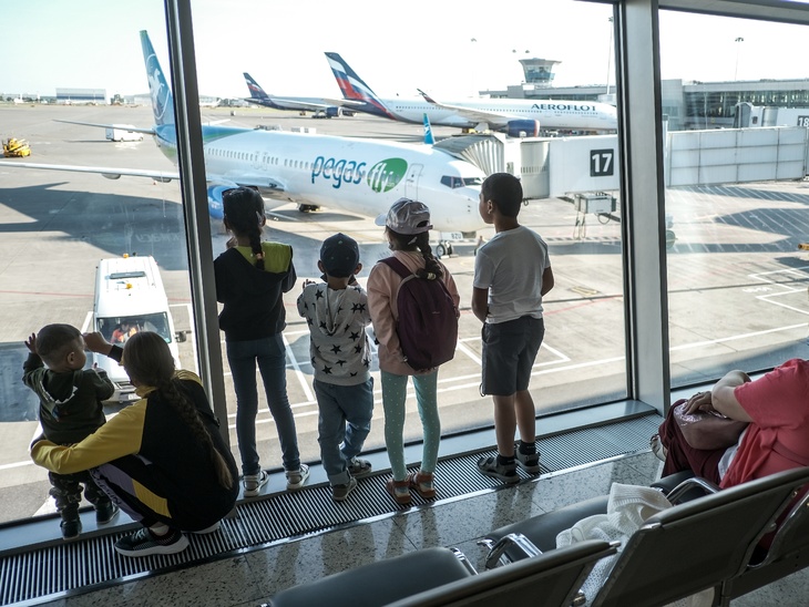 Адвокат прокомментировал изменения в правилах перелетов для пассажиров с детьми