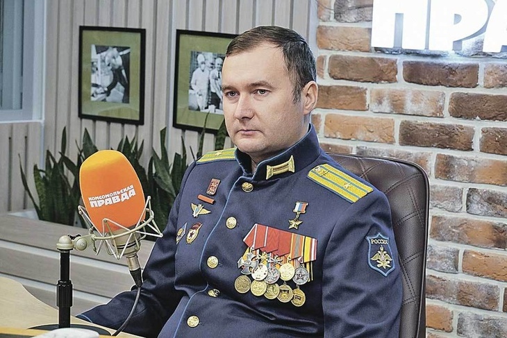Майор Иван Редкокашин в студии Радио «Комсомольская правда».