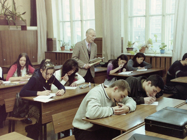 В Курской области девочка провалилась под пол в школе