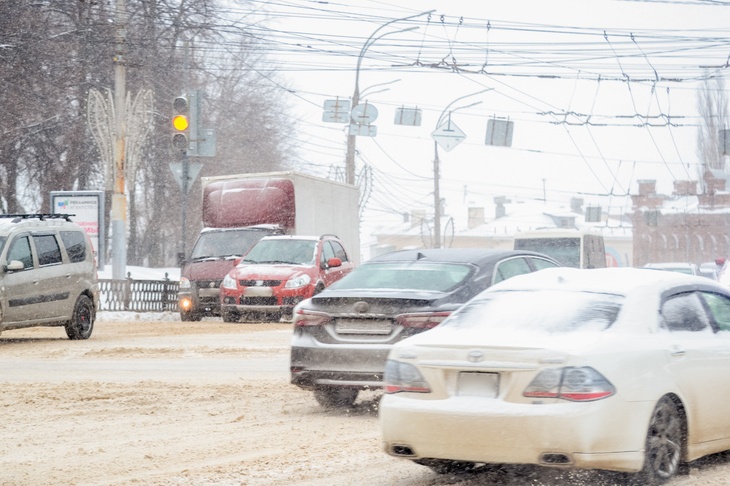 Синоптик предупредил водителей Москвы о сложной ситуации на дорогах с 11 января