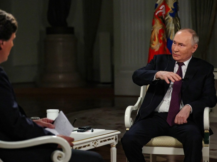 Физиогномист «прочитала» мимику Путина во время интервью Карлсону