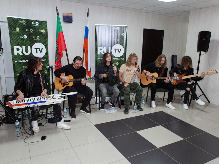 Агитбригада «Русского Радио» и группа «Земляне» приехали в Мелитополь поддержать бойцов 