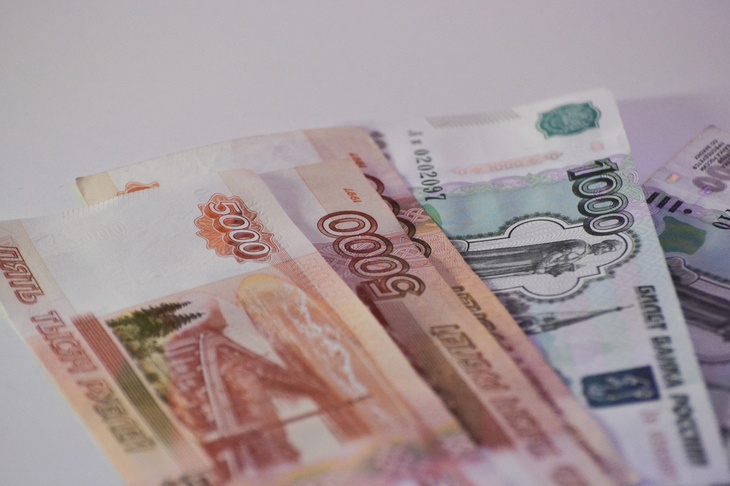 Экономист оценил реальный рост зарплат россиян за последние 6 лет