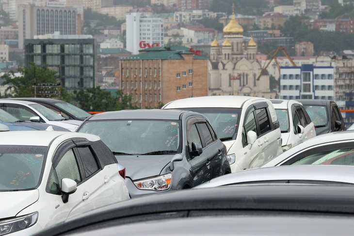 В Роскачестве объяснили, что делать, если ваш авто заблокировали на парковке