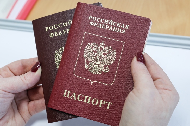 В МВД отреагировали на сообщения о проблемах россиян на границе из-за подписей в паспортах