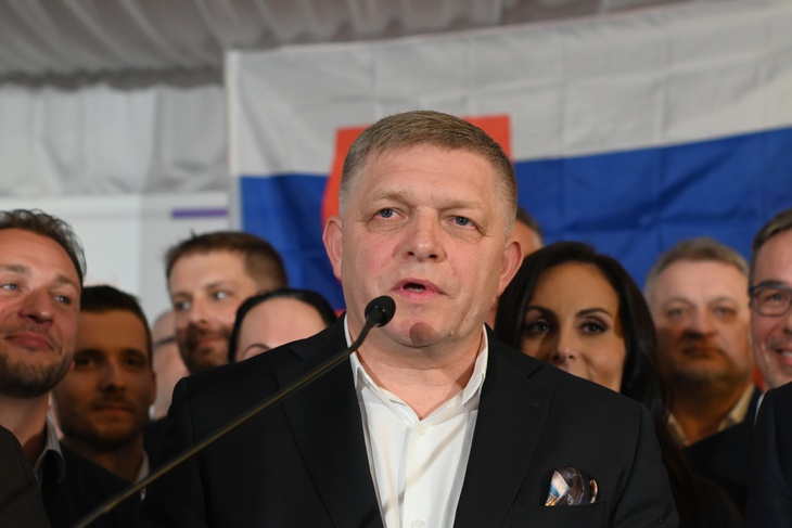 Поддерживающий РФ премьер Словакии Фицо получил два огнестрельных ранения