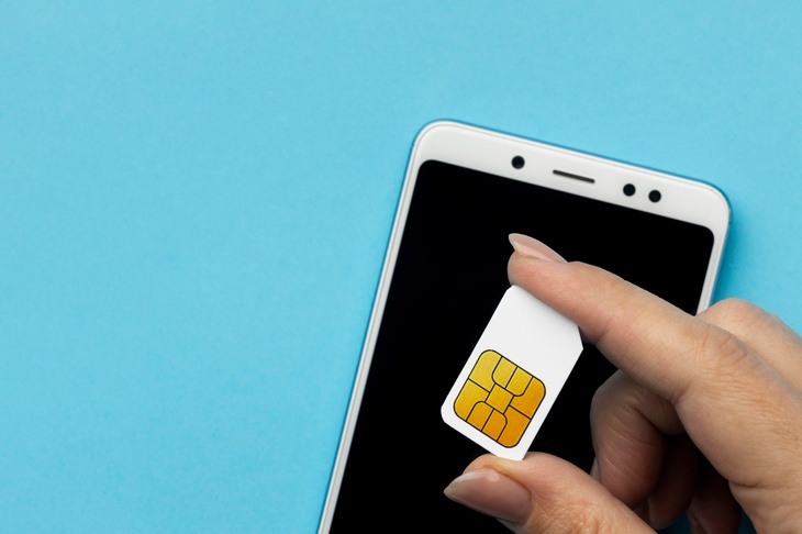 Эксперт об ужесточении порядка продажи SIM-карт в России: виноваты операторы