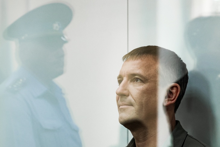 «Я не вылезал из окопов»: арестованный генерал Попов ответил на обвинение в мошенничестве