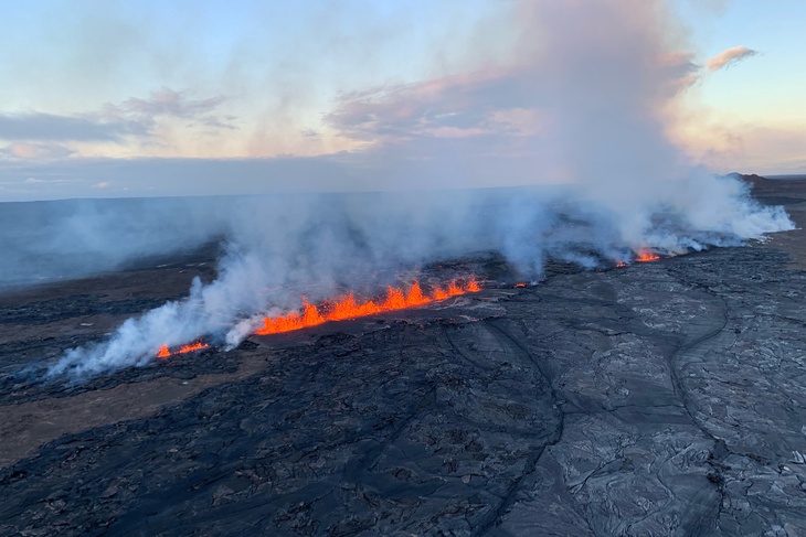 Разлом в земле из-за извержения вулкана в Исландии достиг 3,9 км Разлом в земле из-за извержения вулкана в Исландии достиг 3,9 км