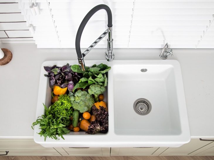 Маленькая кухня с большой функциональностью: как подобрать мойку