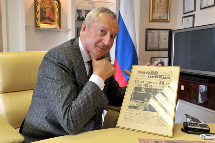 Глава ОТР Виталий Игнатенко Виталий Игнатенко в своем кабинете с газетой «Комсомольская правда», выпущенной в 1976 году в единственном экземпляре по поводу его ухода из газеты.