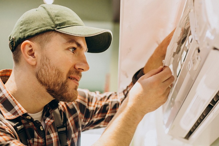 Услуга установки кондиционеров резко подорожала в России