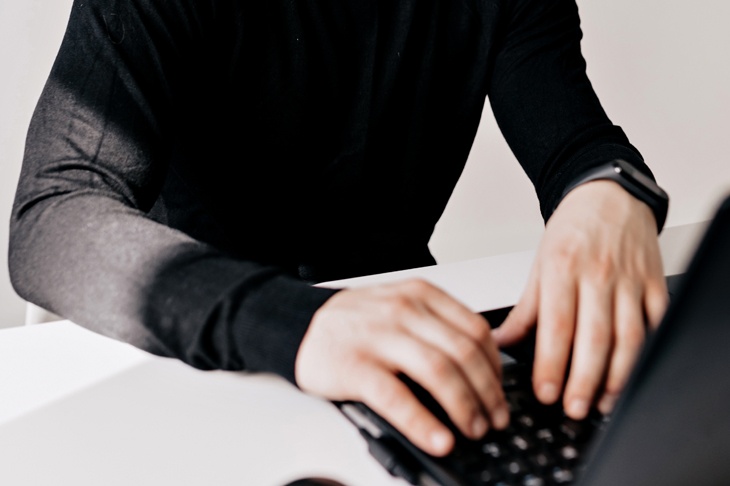 «Могут быть спокойны»: рядовых россиян не будут штрафовать за поиск экстремизма в интернете — Боярск