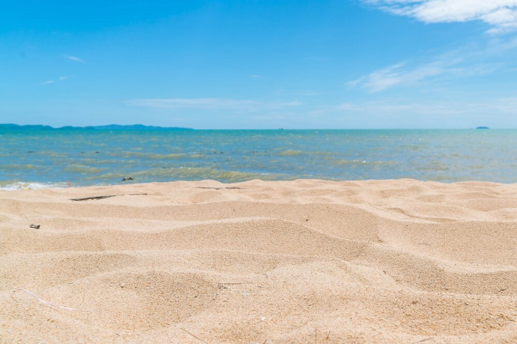 Эксперт по этикету напомнила россиянам о правилах поведения на городских пляжах