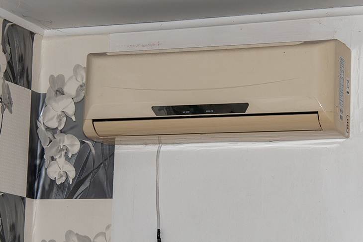 Головная боль, пневмония и ОРВИ: эксперт рассказала об опасности кондиционеров