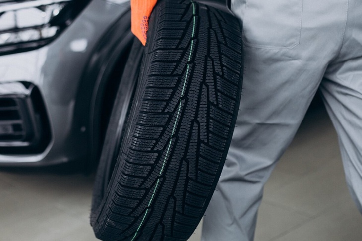 Автоэксперт объяснил, когда пора менять летние шины на зимние Автоэксперт объяснил, когда пора менять летние шины на зимние