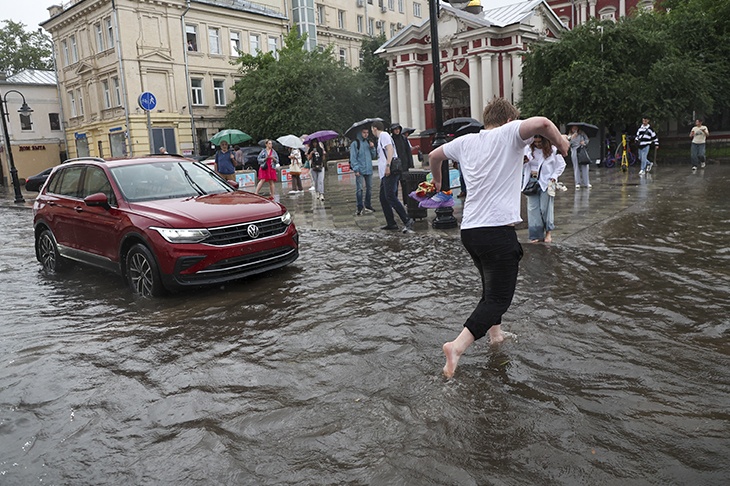 «Погода сложная»: синоптик предупредила о сильных дождях с градом в Москве на этой неделе