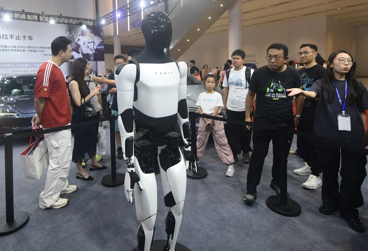 Маск заявил о создании армии человекоподобных роботов Optimus