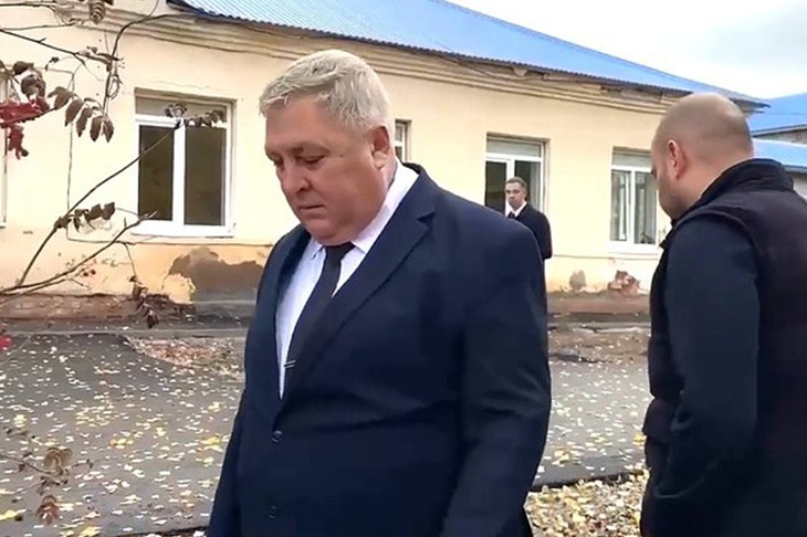 «Его награждать бы, а вышло наоборот»: жители встали на защиту уволенного самарского чиновника «Его награждать бы, а вышло наоборот»: жители встали на защиту уволенного самарского чиновника