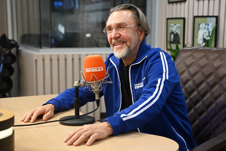 Сергей Шнуров — про слитки золота, финишную прямую и гений Жукова из «Рук вверх»