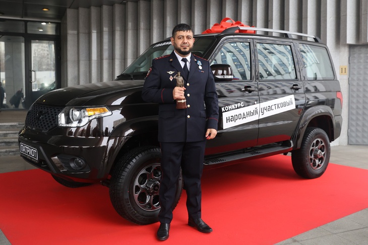 «Народный участковый - 2025» Рамзан Дадуев: Подаренная машина намного облегчит мне работу «Народный участковый - 2025» Рамзан Дадуев: Подаренная машина намного облегчит мне работу