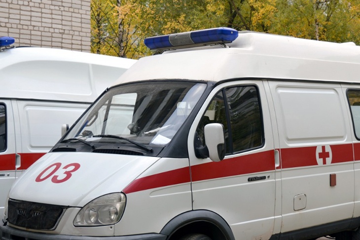 Рабочий упал с высоты на острие забора в Москве Рабочий упал с высоты на острие забора в Москве