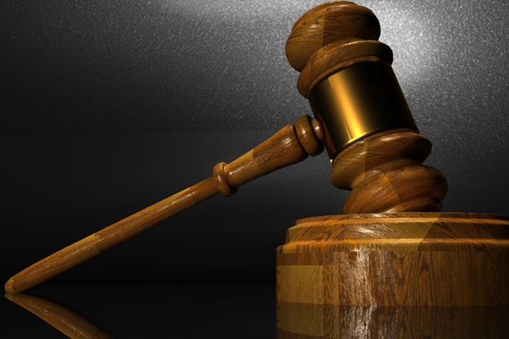 Россиянка отсудила у экс-мужа денежный подарок, который он забрал у сына