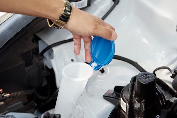Россиянам рассказали, как просто проверить незамерзающую жидкость для авто
