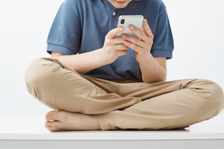 Родительский контроль в гаджетах могут начать предустанавливать в 2026 году