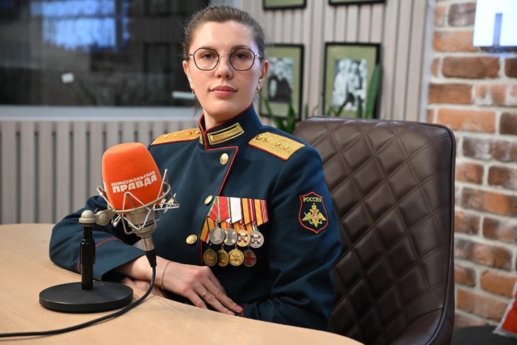 фельдшер по переливанию крови отделения долгосрочного хранения крови, прапорщик Анастасия Миничева фельдшер по переливанию крови отделения долгосрочного хранения крови, прапорщик Анастасия Миничева