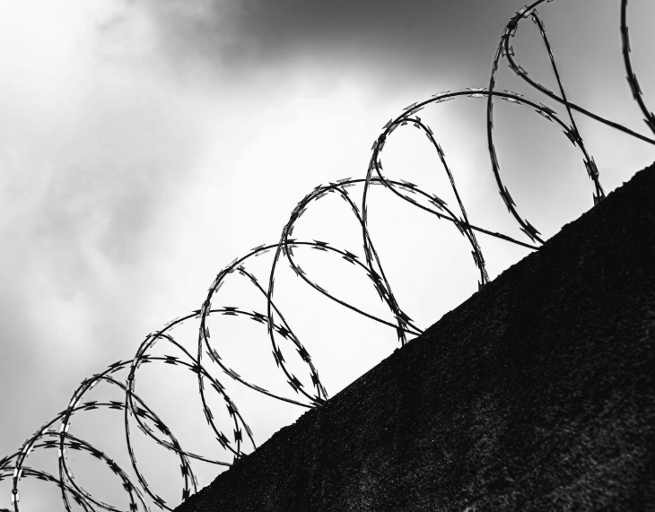 Задержанным в Азербайджане россиянам продлили арест