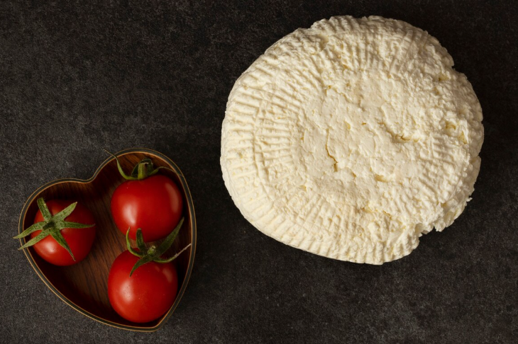 Настоящий кладезь витаминов: какой сыр принято считать самым полезным