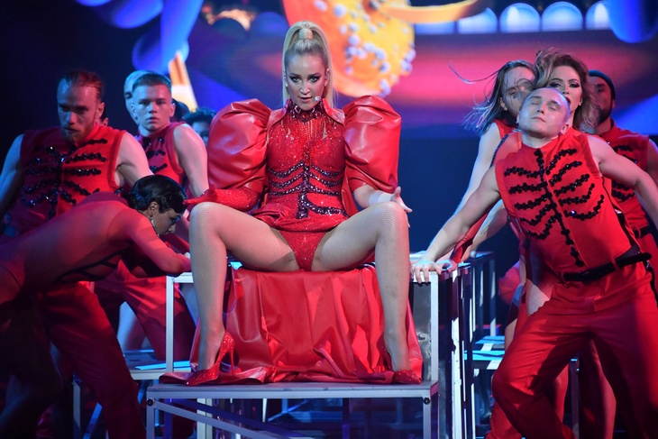 Ольга Бузова удивилась своему дуэту с Кологривым