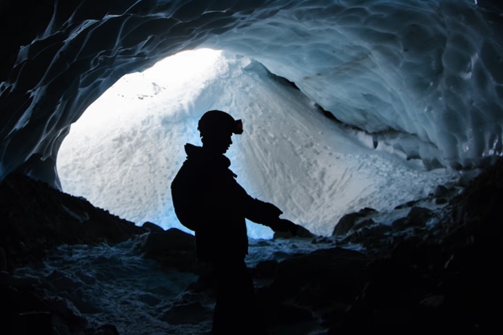 В Подмосковье нашли заблудившегося в тоннелях бывшей каменоломни мужчину